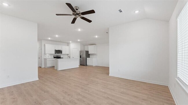 Building Photo - 4331 W Glacier St