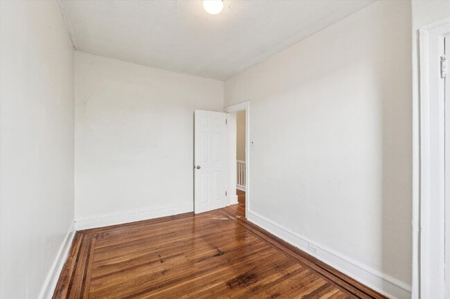 Building Photo - 3 Bedroom Home Ready for Rent!