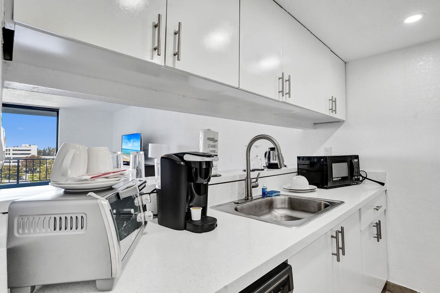 Building Photo - 777 NW 155th Ln