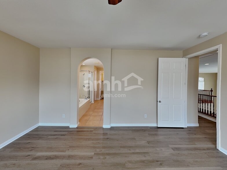 Building Photo - 627 Blue Snow River Ct