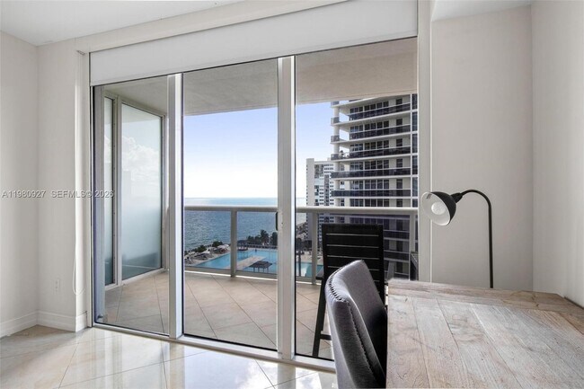 Building Photo - 1830 S Ocean Dr