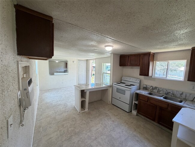 Building Photo - 8979 Gladewood