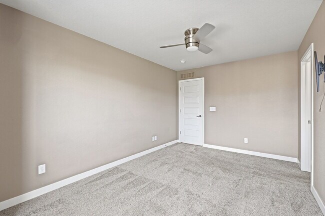 Building Photo - $2,395.95, Two Bedroom, 2.5 bathroom Townhome in Broomfield