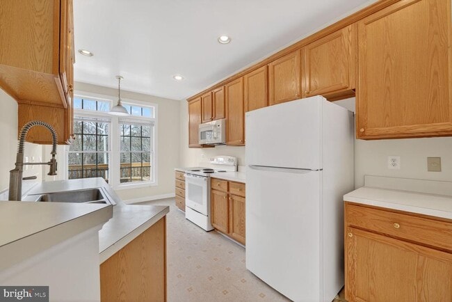 Building Photo - 6652 Debra Lu Way