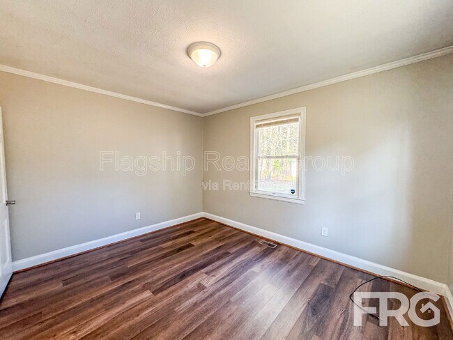 Building Photo - 611 Rudolph St