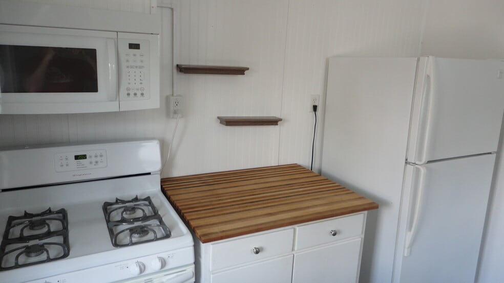 Building Photo - 353 Demain Ave