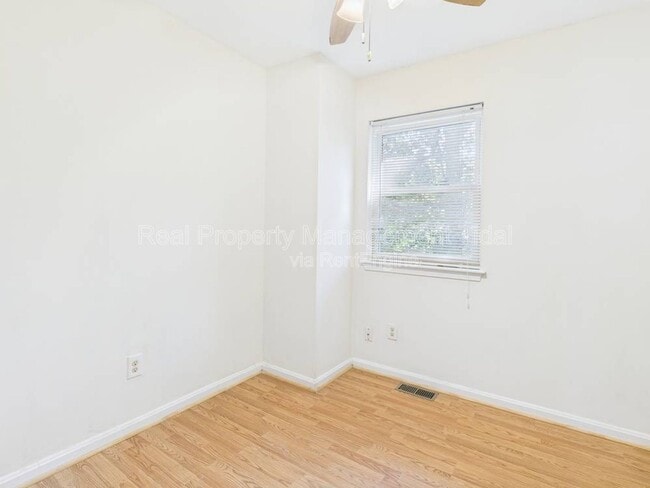 Building Photo - 1055 Old Denbigh Blvd