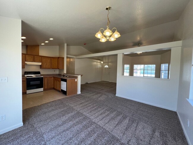Building Photo - 3/2/2 Home in Gardnerville Ranchos *MUST SEE*