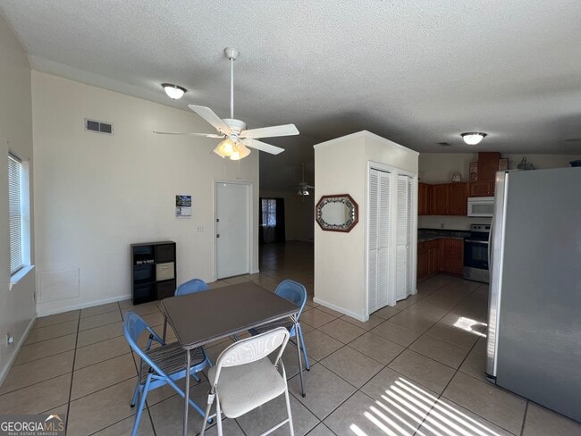 Building Photo - 443 Powderhorn Rd