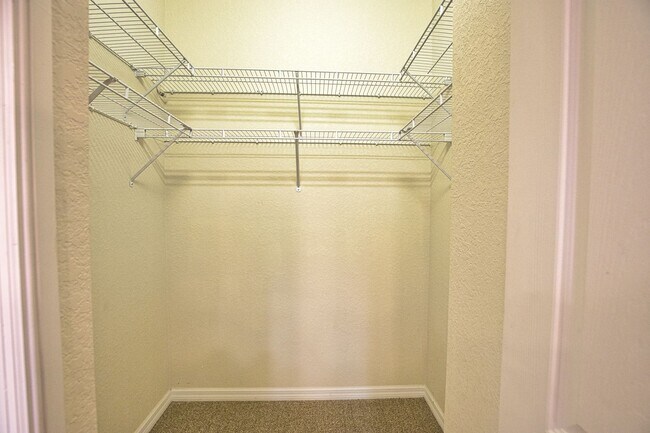 Building Photo - Annual Unfurnished 3 Bed 2 Bath Single Family Home in Stoneybrook of Venice!