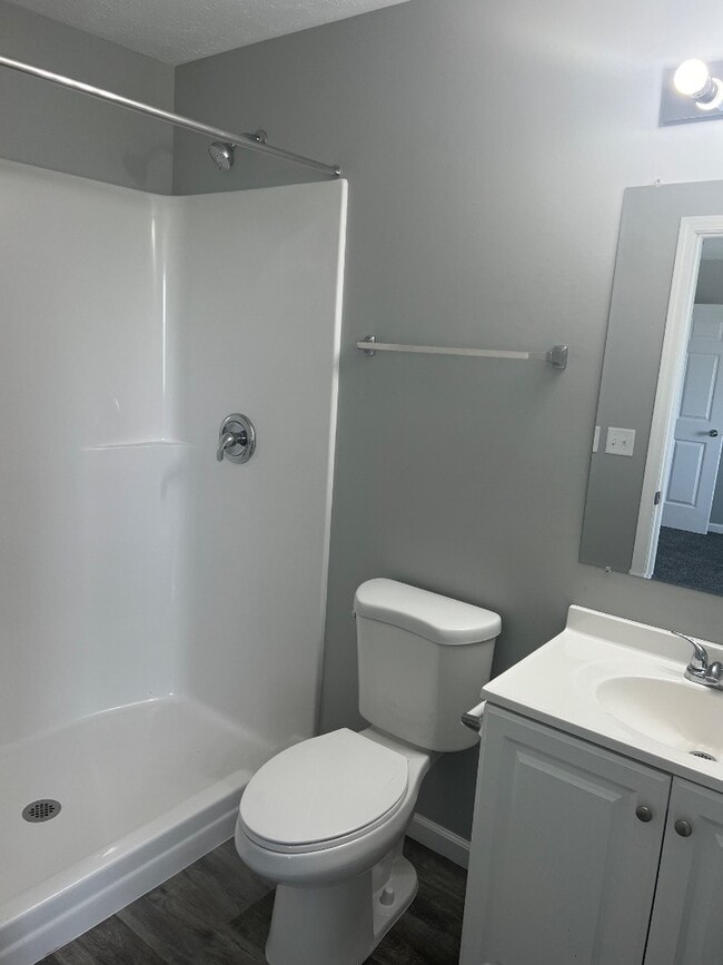 Building Photo - NP Rentals - 2321 W 18th St #3