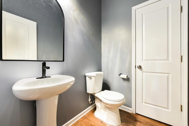 Building Photo - 432 War Admiral Ln