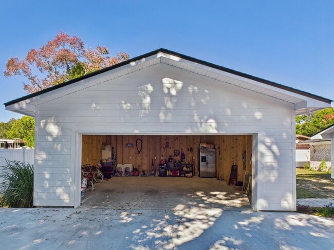 Building Photo - 38 Cape Dr NW