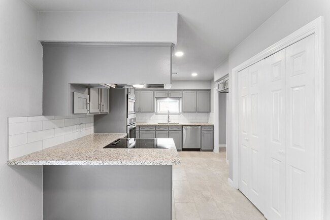 Building Photo - 10422 Rockcrest Rd