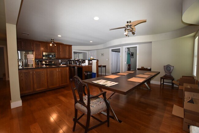 Building Photo - Charming Highland Village Home with Guest ...