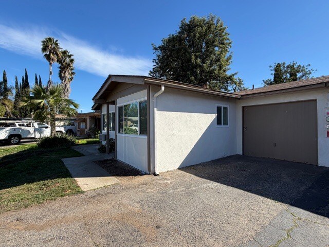 Building Photo - 1747 Acorn St
