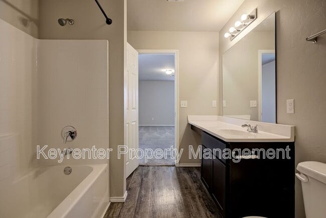 Building Photo - 209 SE 4th St