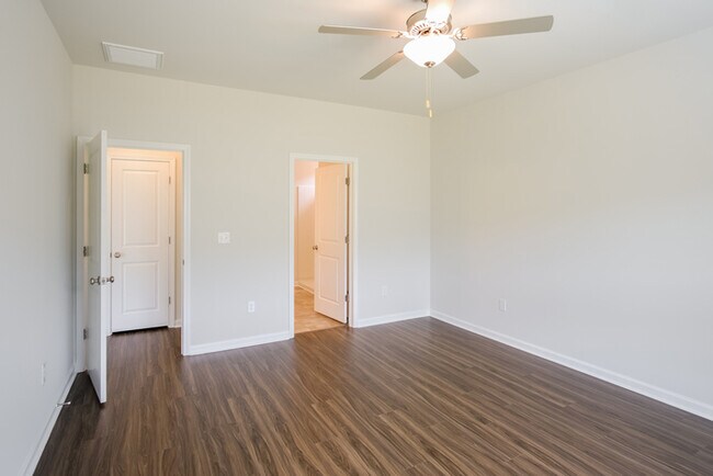 Building Photo - Welcome Home to Regal Farms in Myrtle Beach, SC