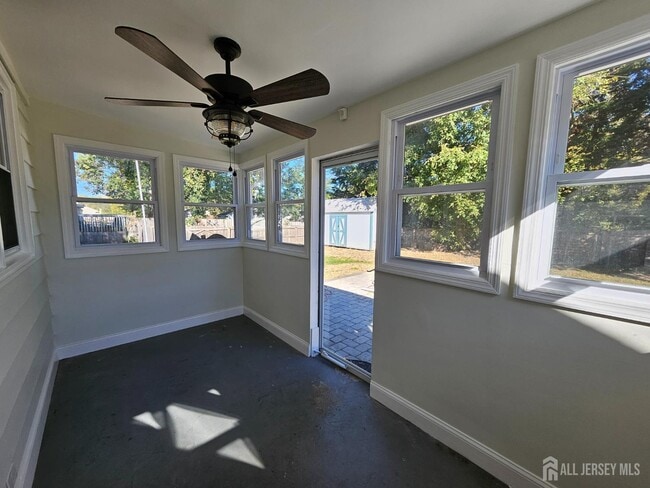 Building Photo - 60 6th Ave