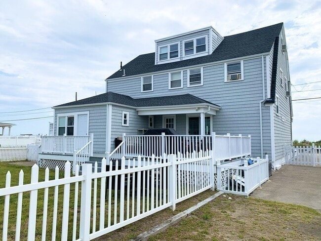 Building Photo - 113 Beach Ave