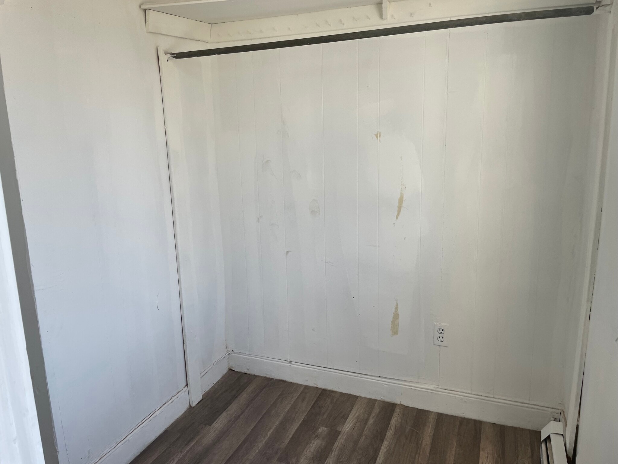 2nd Floor - 247 Inslee Pl