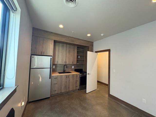 Kitchen/dining - 49 Intrepid Dr