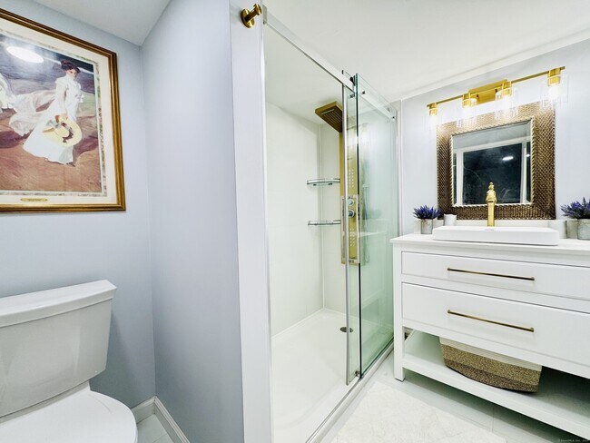 Building Photo - 538 Main St