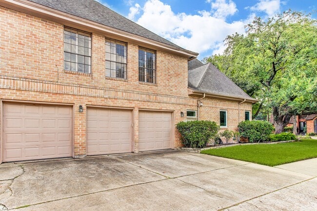 Building Photo - 12203 Maple Rock Dr