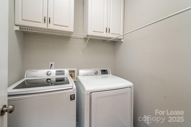 Building Photo - 10010 Gladwick Ct