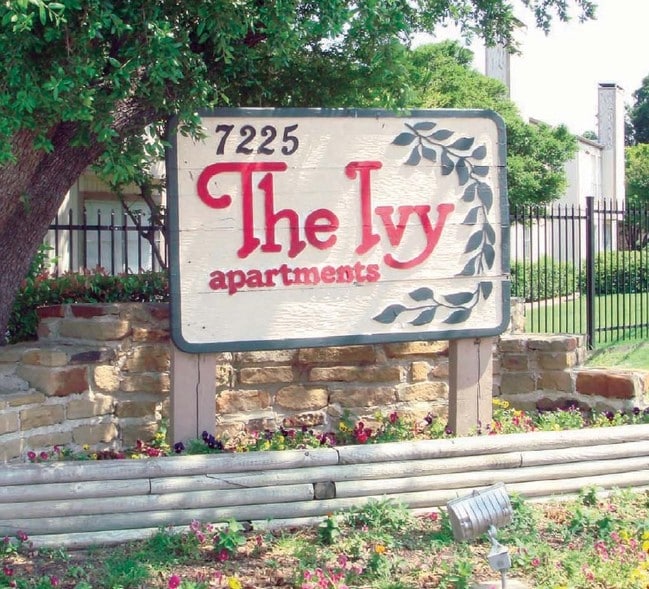 The Ivy Apartments 7225 Fair Oaks Ave Dallas TX 75231 Apartment Finder