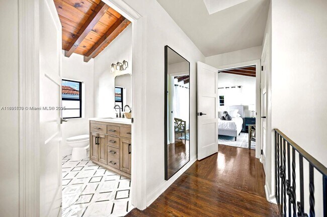 Building Photo - 991 NE 82nd St