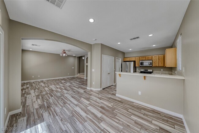 Building Photo - 7237 Twin Maples Ct