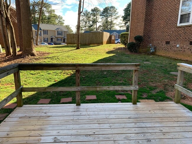 Building Photo - NORTHWEST RALEIGH TOWNHOME, AFFORDABLY PRICED FOR IMMEDIATE MOVE IN