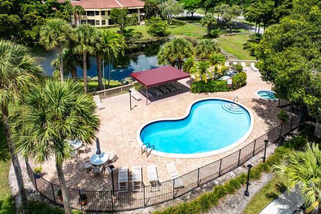 Building Photo - 7546 La Paz Blvd