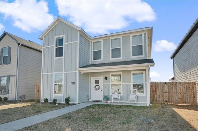 Building Photo - 4885 W Triangle St