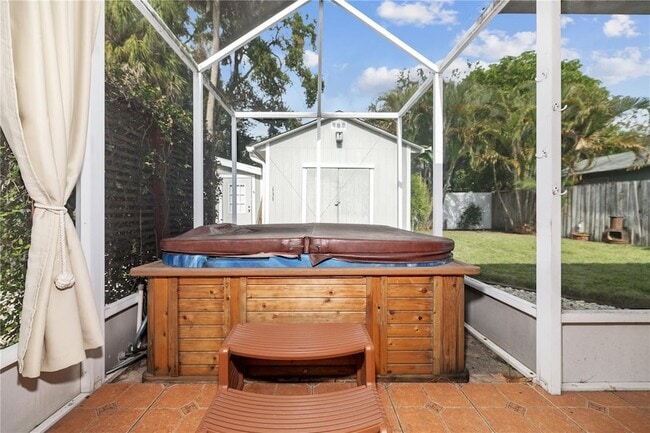 Building Photo - 227 W Fern St