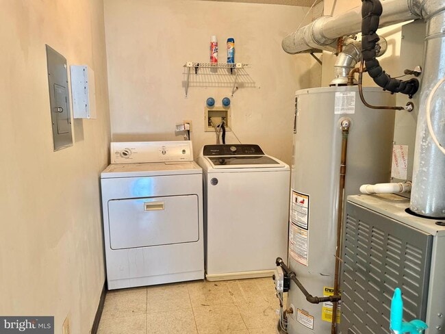 Building Photo - 82 Versailles Ct