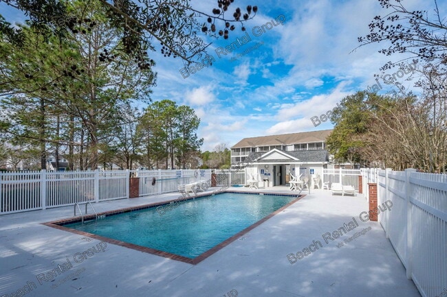 Building Photo - 4850 Meadowsweet Dr