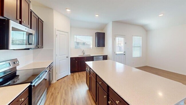 Building Photo - 1000 Berryhack Ct