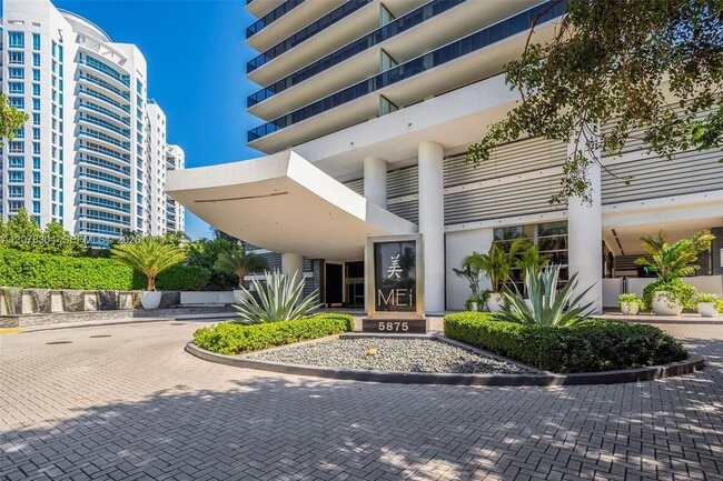 Building Photo - 5875 Collins Ave