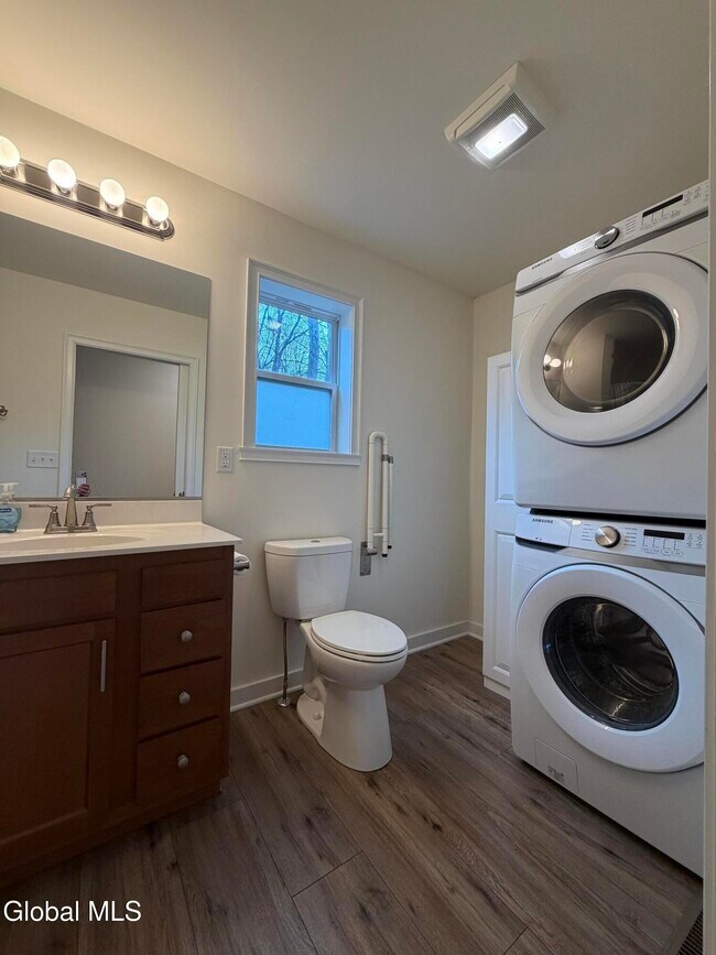 Building Photo - 36 Vly Rd