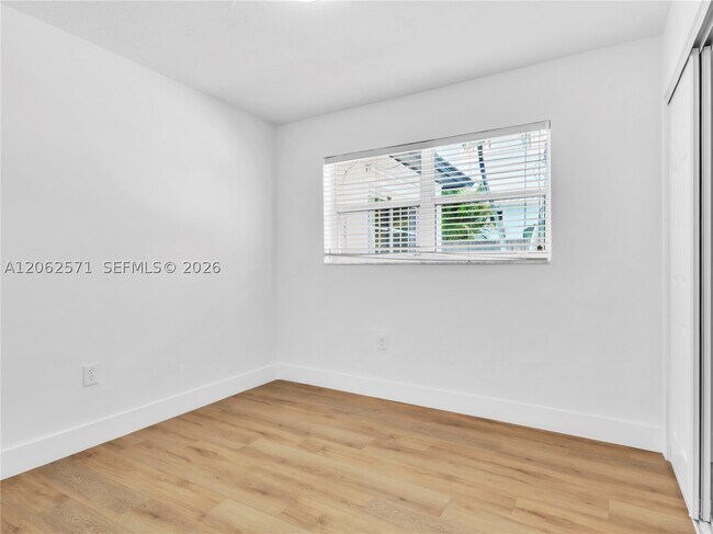 Building Photo - 10015 SW 85th St