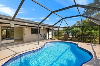 Building Photo - 3212 SE 1st Ct