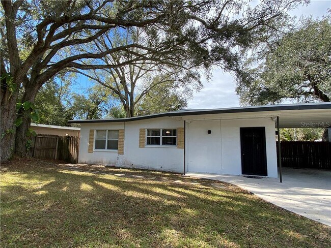 Building Photo - 460 Card Ave