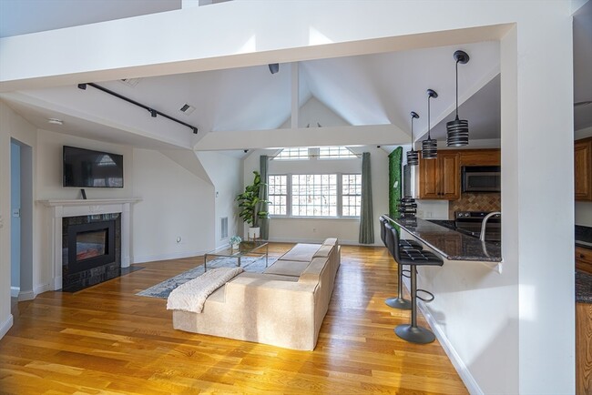 Building Photo - 1364 High St