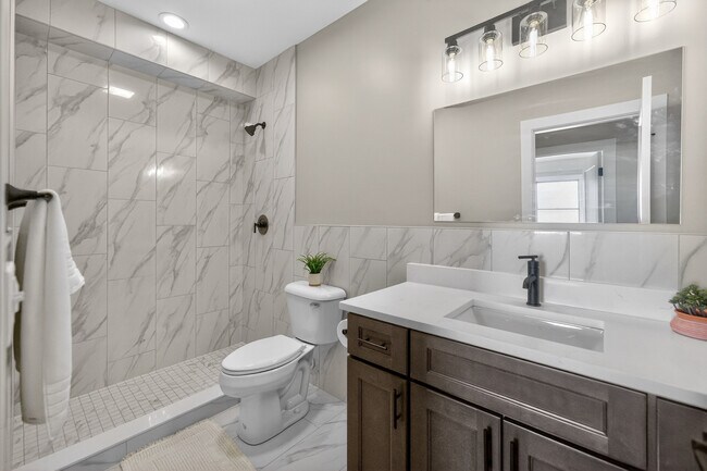 Building Photo - 1430 DeKalb Ave