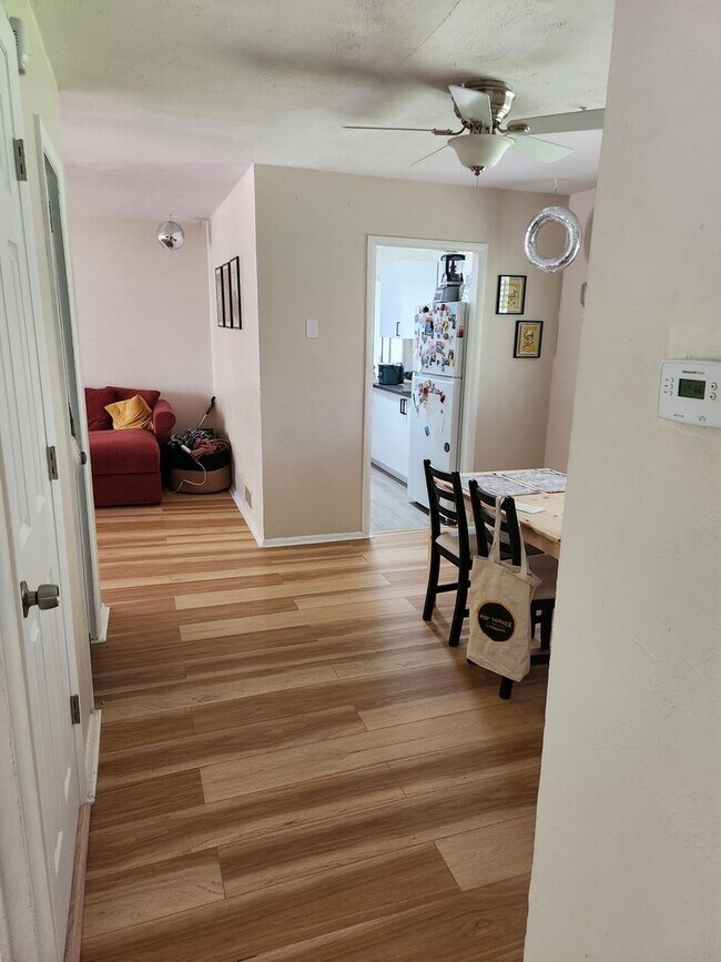 Building Photo - Charming 3BR House in University Hills