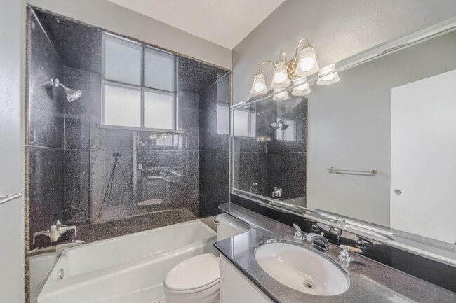 Building Photo - 10910 Vanderford Dr