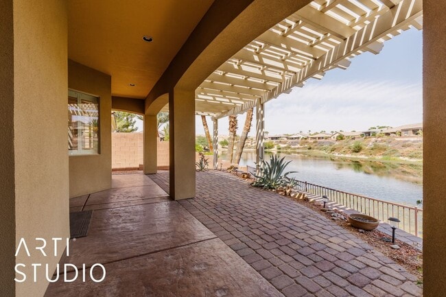 Building Photo - Beautiful 2-bedroom 2-bathroom and 2-car garage located in a gated community