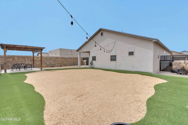 Building Photo - 7846 Enchanted Ridge Dr